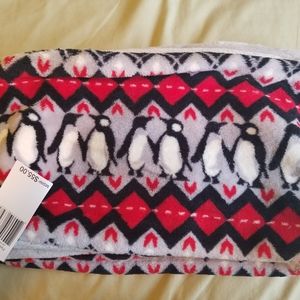 Vera Bradley Fleece Scarf in Penguins Intarsia